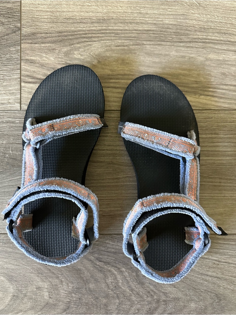 Women’s Teva sandals - Picture 2 of 8